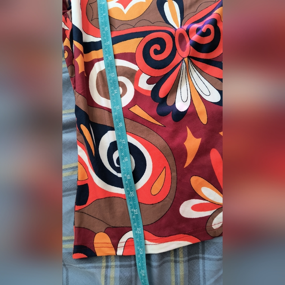 SHEIN Colorful Abstract Pattern Top - Picture 4 of 6